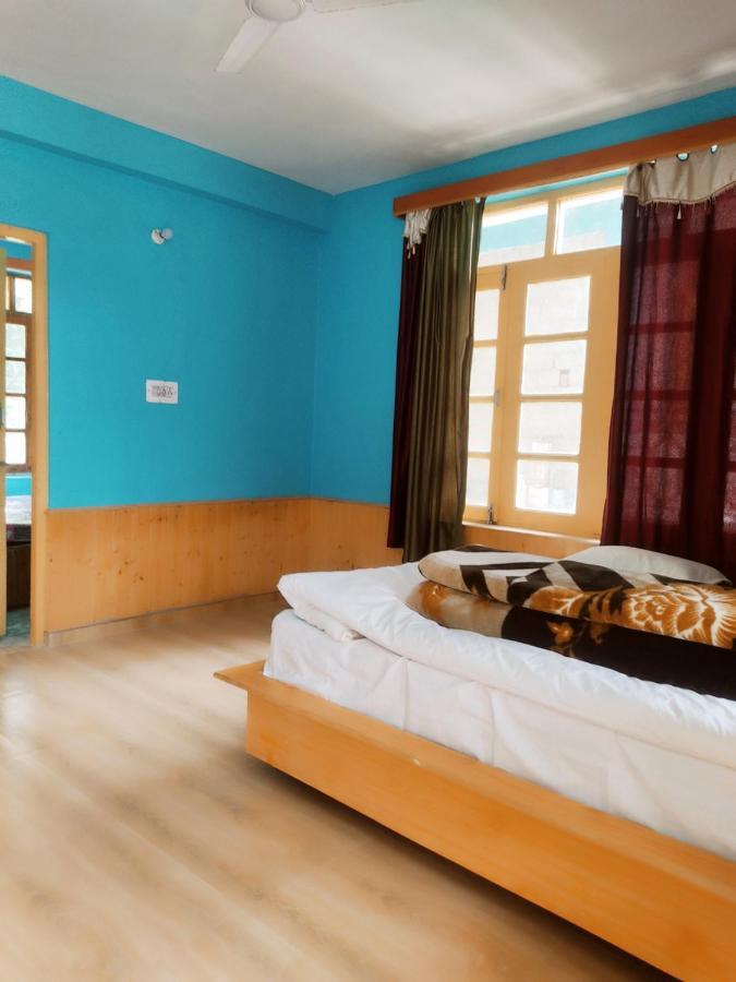 Woods Inn Mountain View Manali Екстериор снимка
